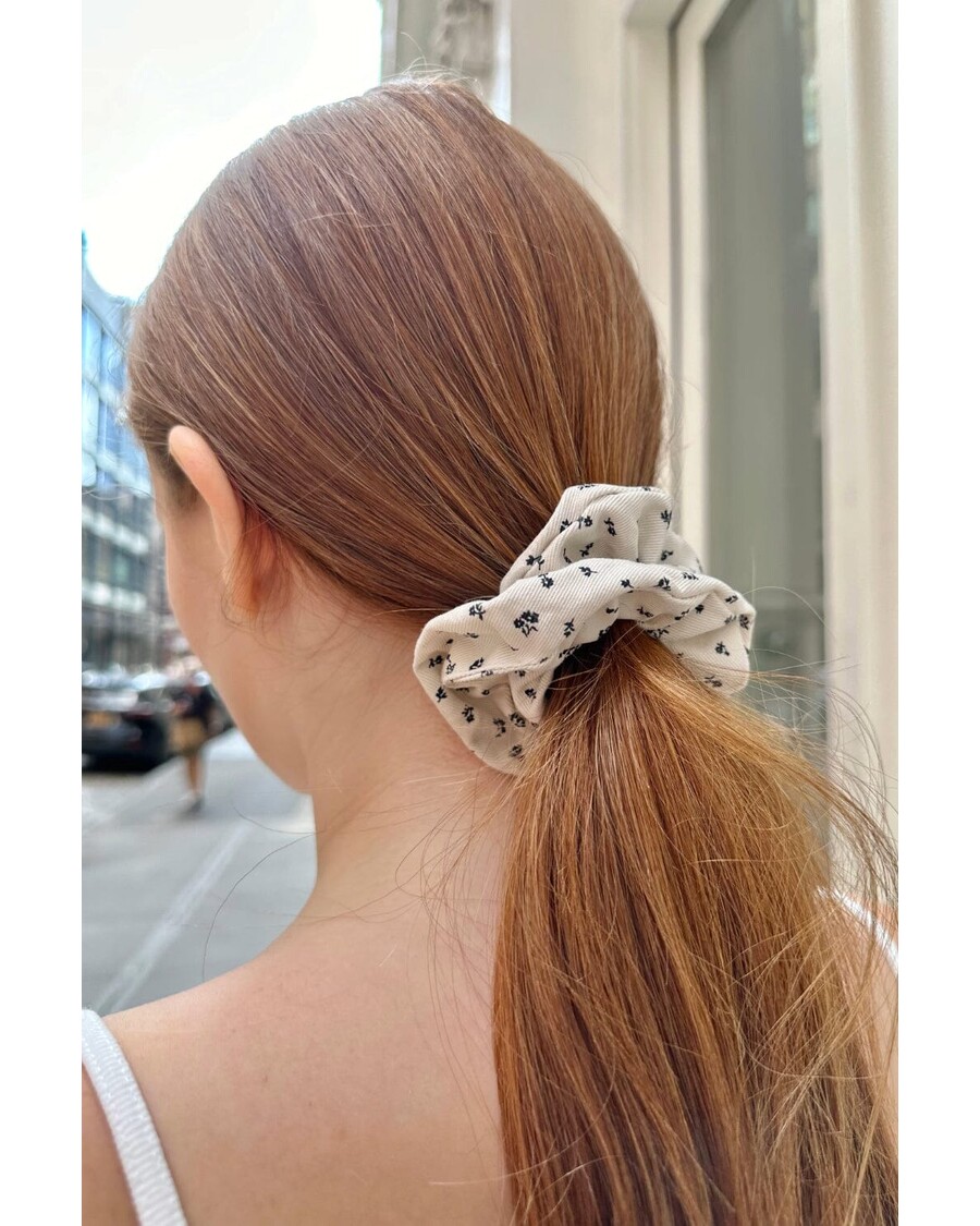 Brandy Melville Floral Scrunchie