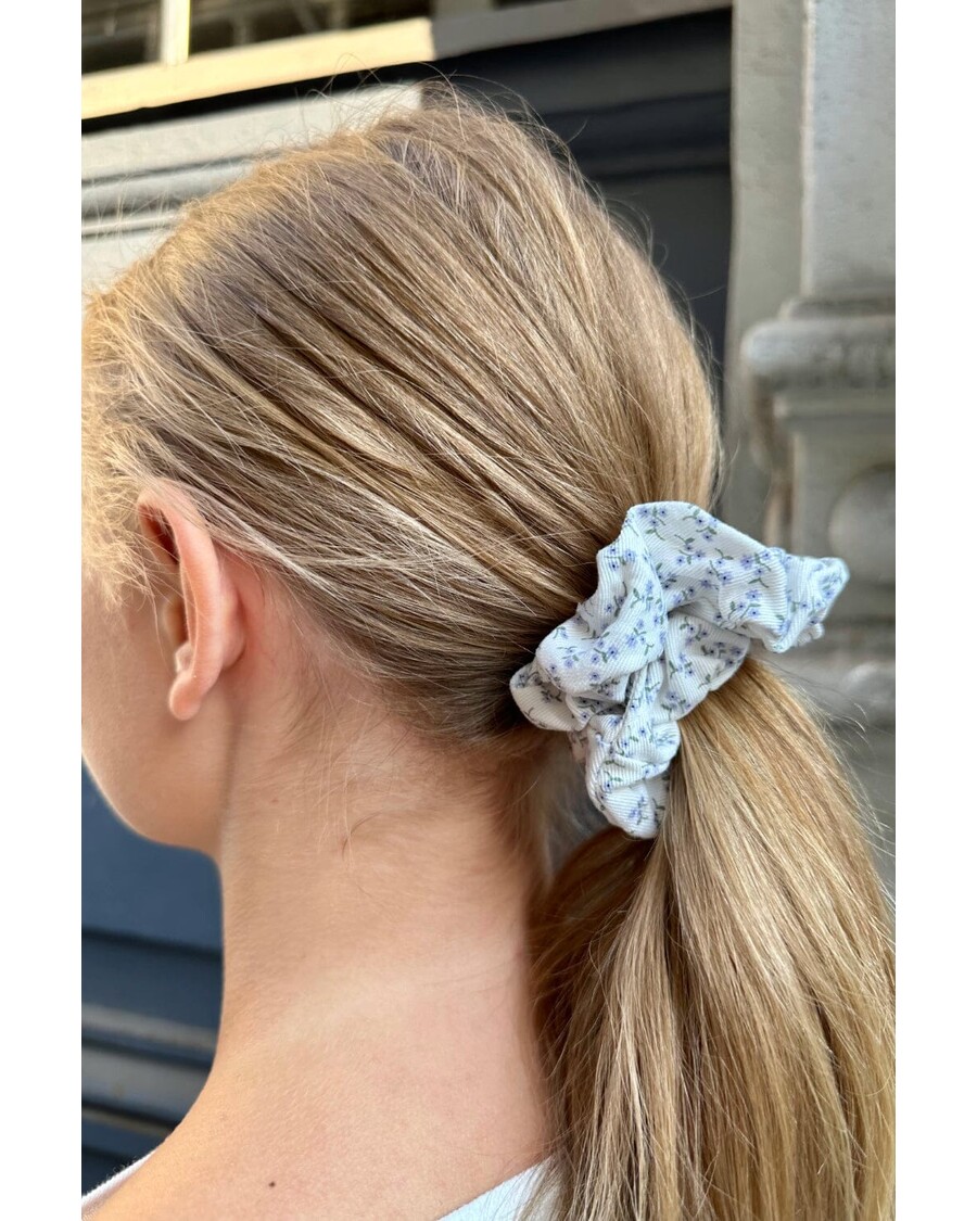 Brandy Melville Floral Scrunchie