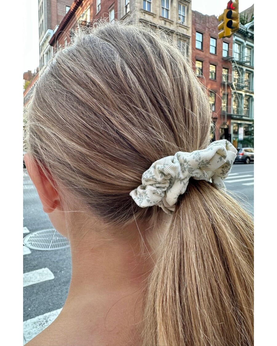 Brandy Melville Floral Scrunchie