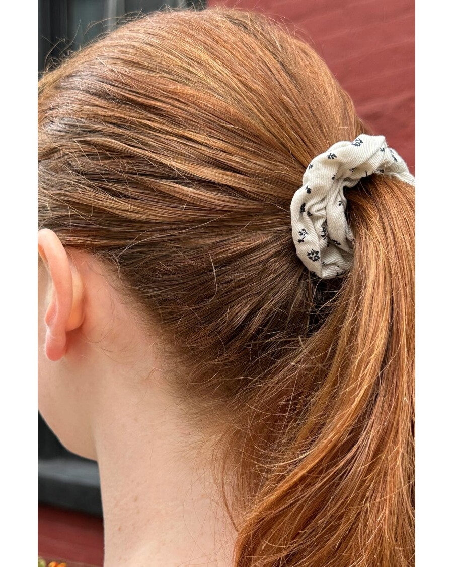 Brandy Melville Thin Floral Scrunchie