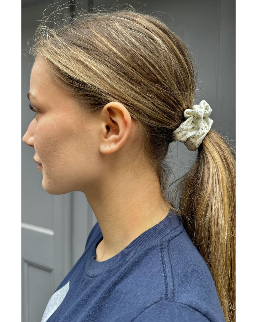 Brandy Melville Floral Scrunchie