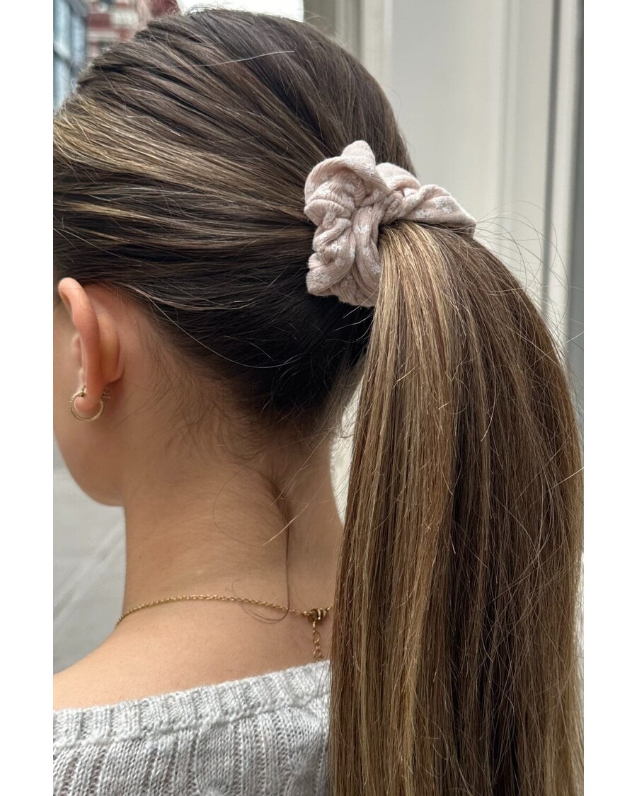 Brandy Melville Floral Scrunchie