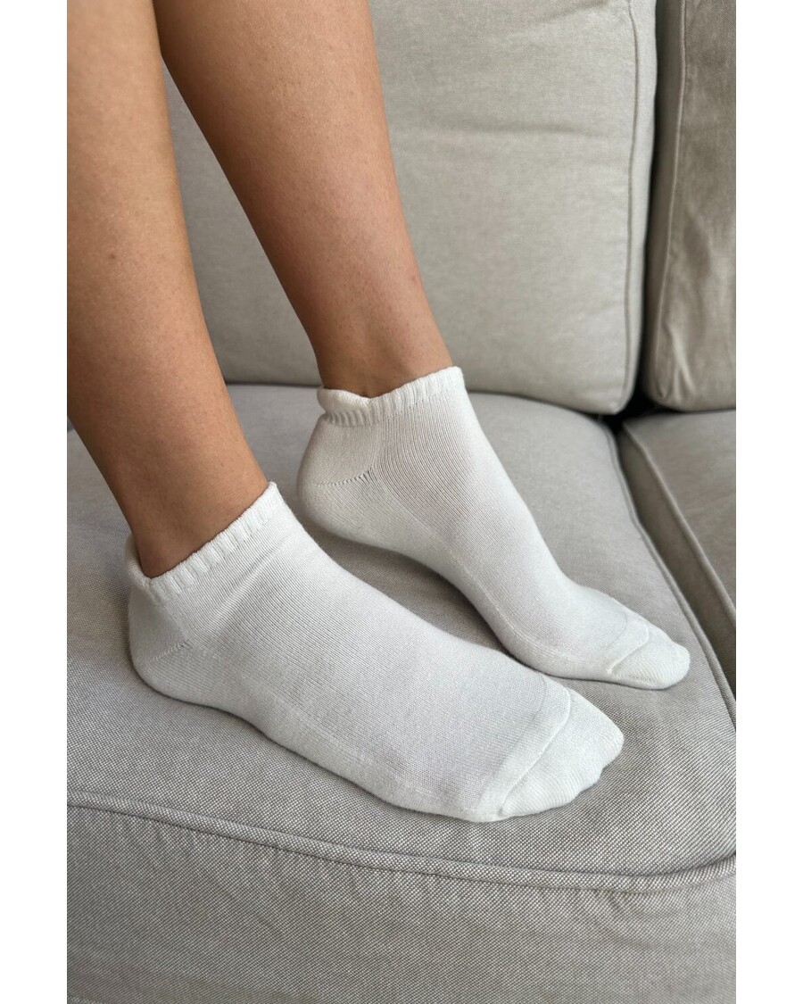 Brandy Melville Basic Ankle Socks