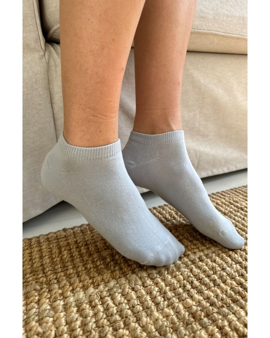 Brandy Melville Basic Ankle Socks