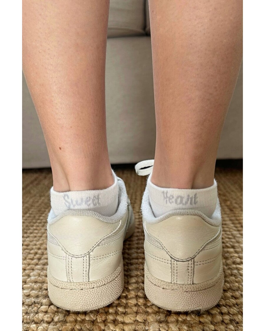 Brandy Melville Sweet Heart Ankle Socks